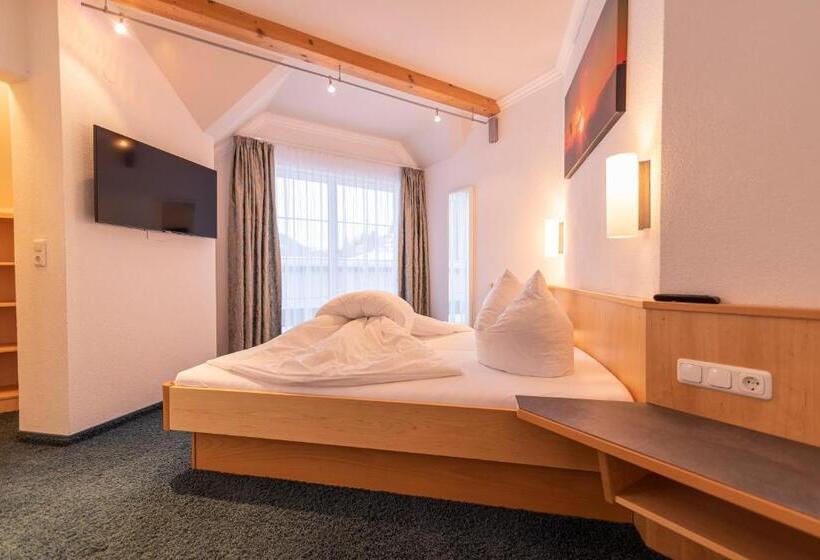 تختخواب و صبحانه Garni Martina