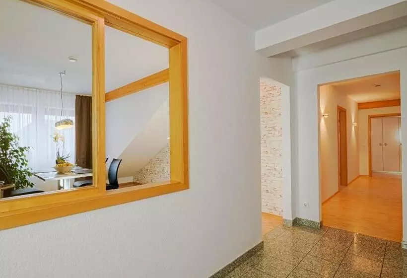 ホテル L Adresse Garni