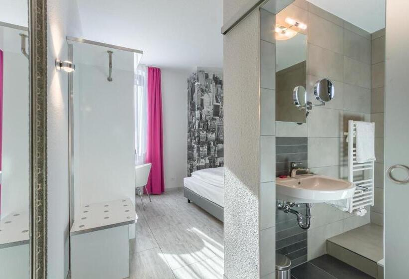 호텔 L Adresse Garni