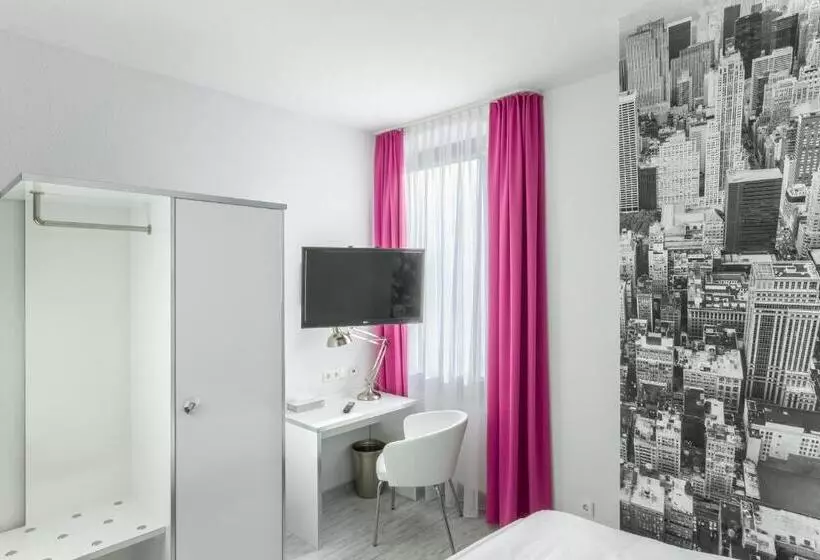 ホテル L Adresse Garni