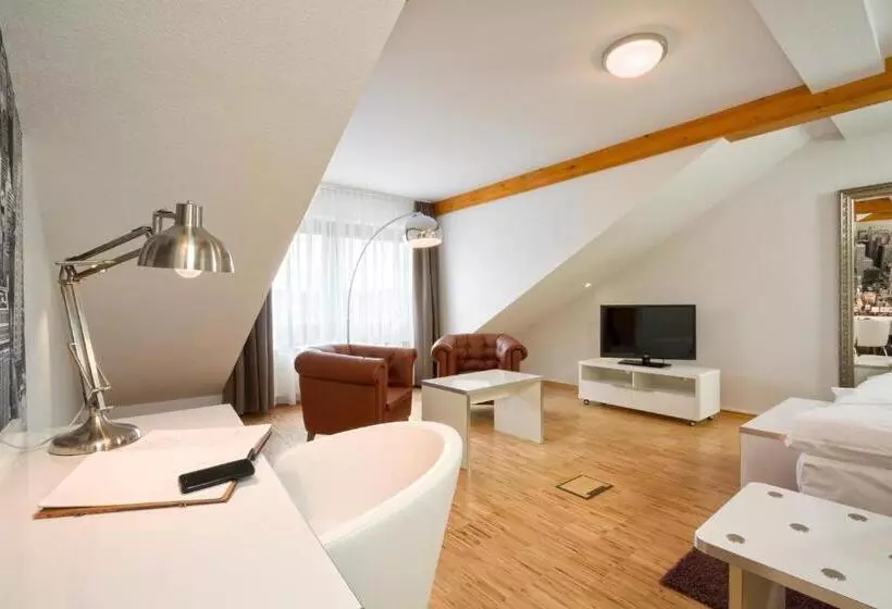 ホテル L Adresse Garni