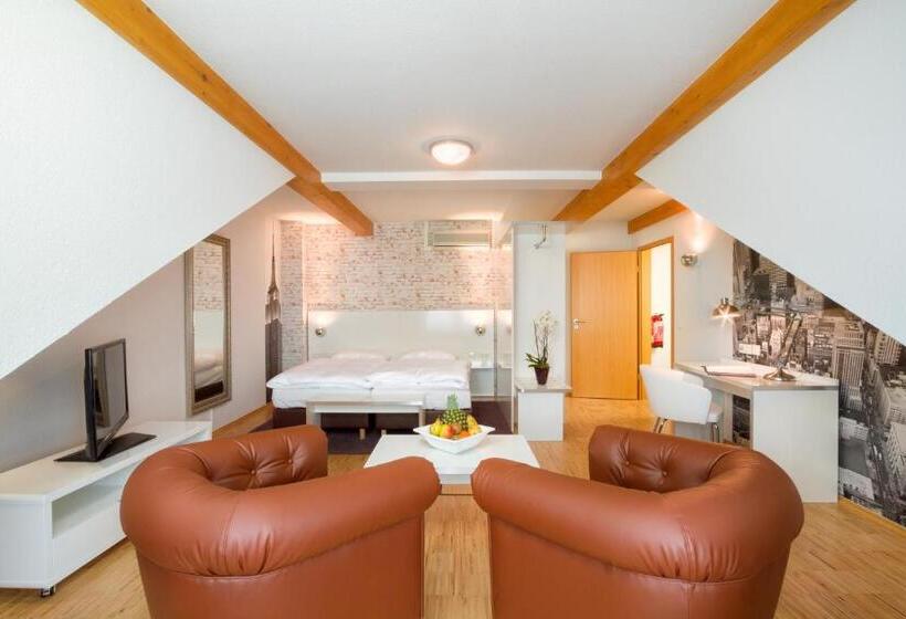 호텔 L Adresse Garni