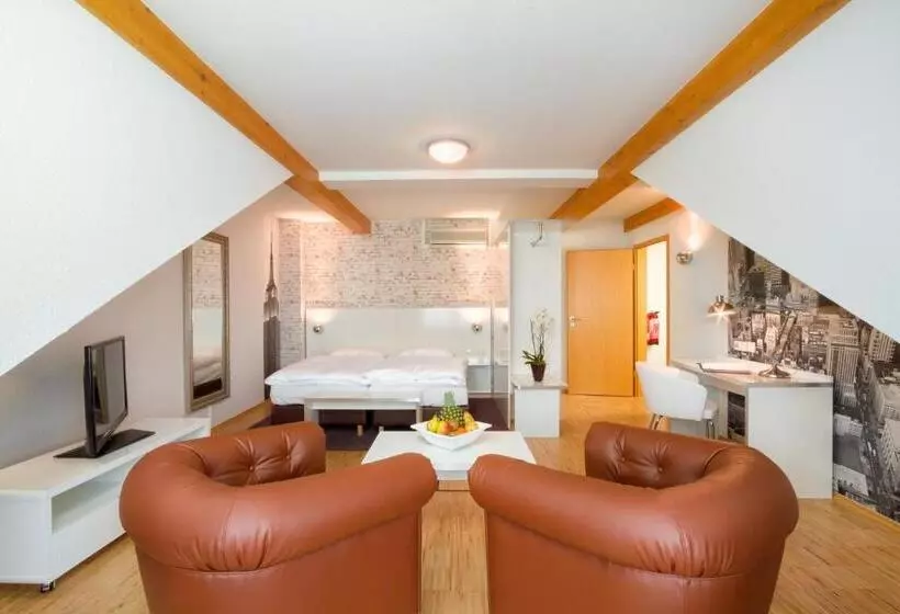 ホテル L Adresse Garni