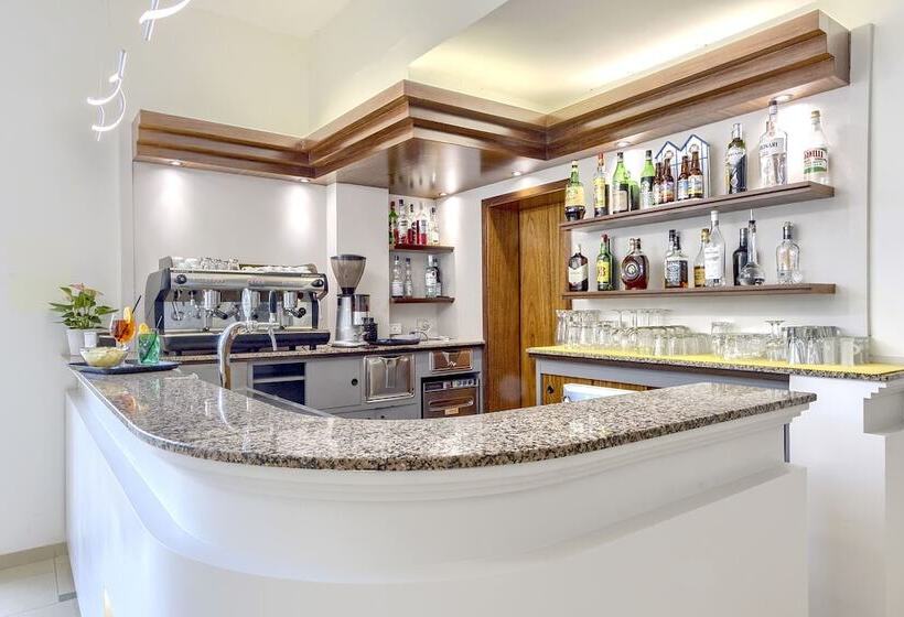 Hotel Albergo Savoia