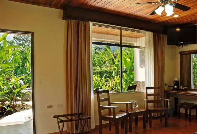 Volcano Lodge, Hotel & Thermal Experience