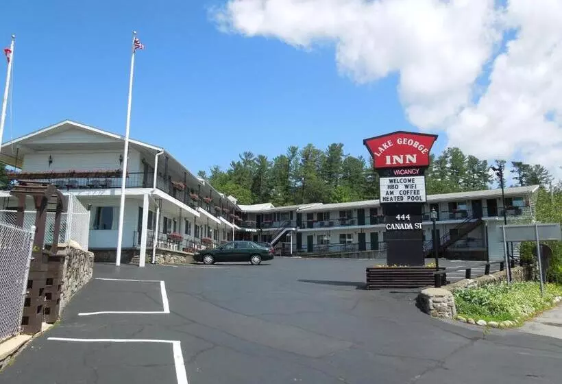 モーテル The Lake George Inn