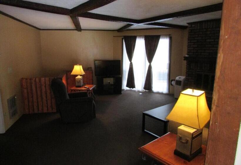 汽车旅馆 The Lake George Inn