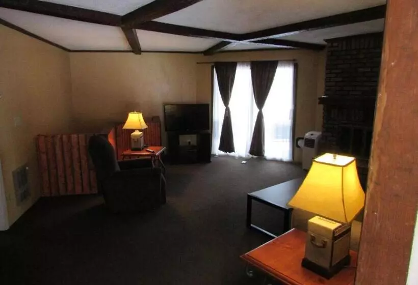 モーテル The Lake George Inn