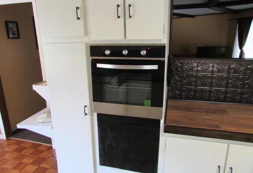 汽车旅馆 The Lake George Inn