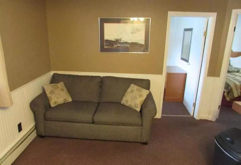 モーテル The Lake George Inn