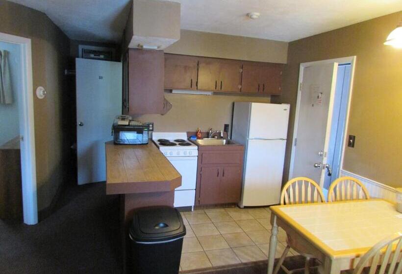 汽车旅馆 The Lake George Inn