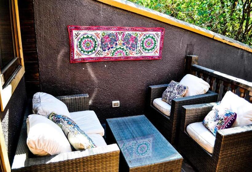 פנסיון The Fox Hostel