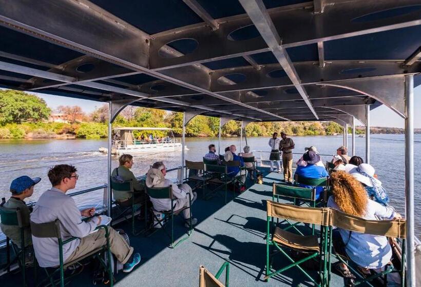 استراحتگاه Chobe Marina Lodge