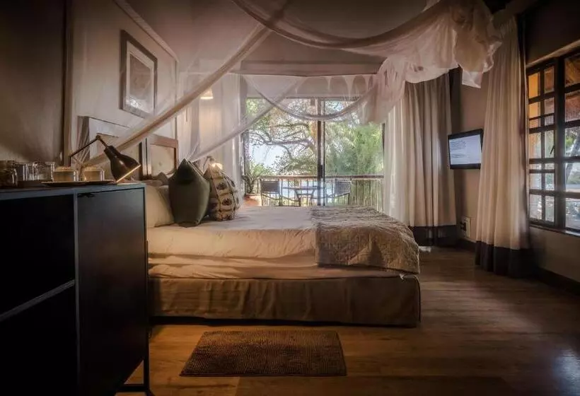 استراحتگاه Chobe Marina Lodge