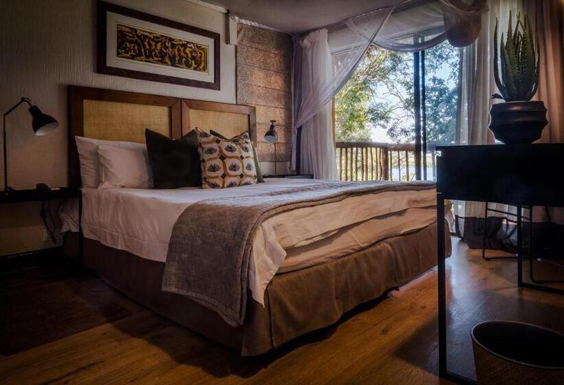 استراحتگاه Chobe Marina Lodge