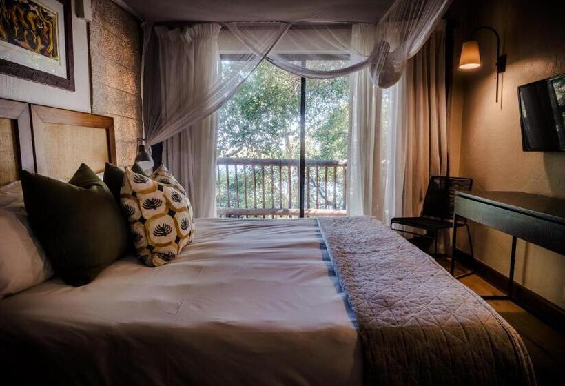 استراحتگاه Chobe Marina Lodge