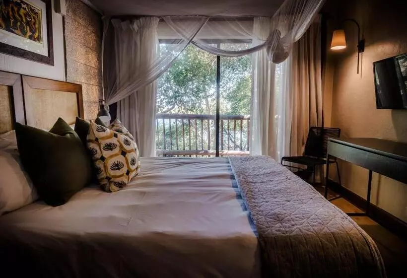 استراحتگاه Chobe Marina Lodge
