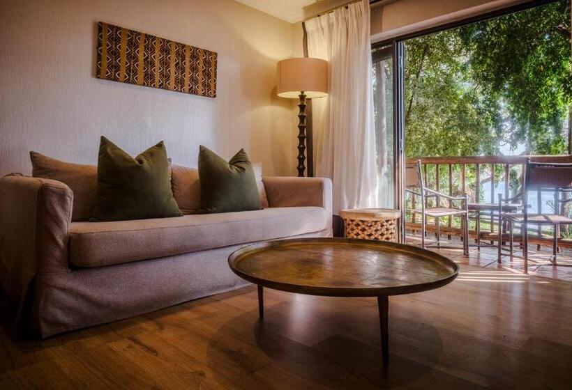 استراحتگاه Chobe Marina Lodge