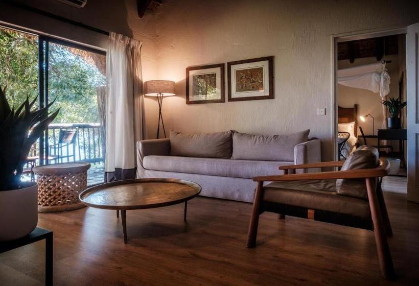 استراحتگاه Chobe Marina Lodge