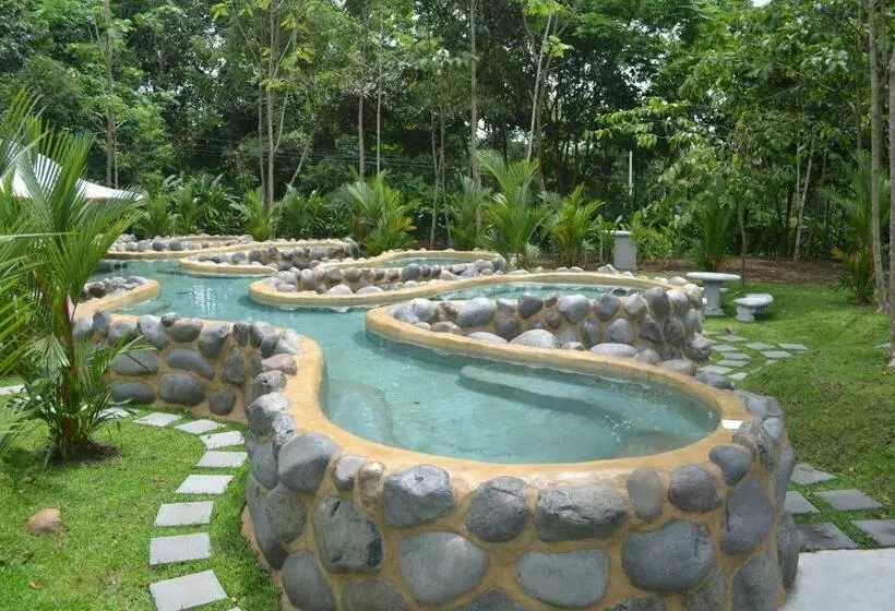 Volcano Lodge, Hotel & Thermal Experience