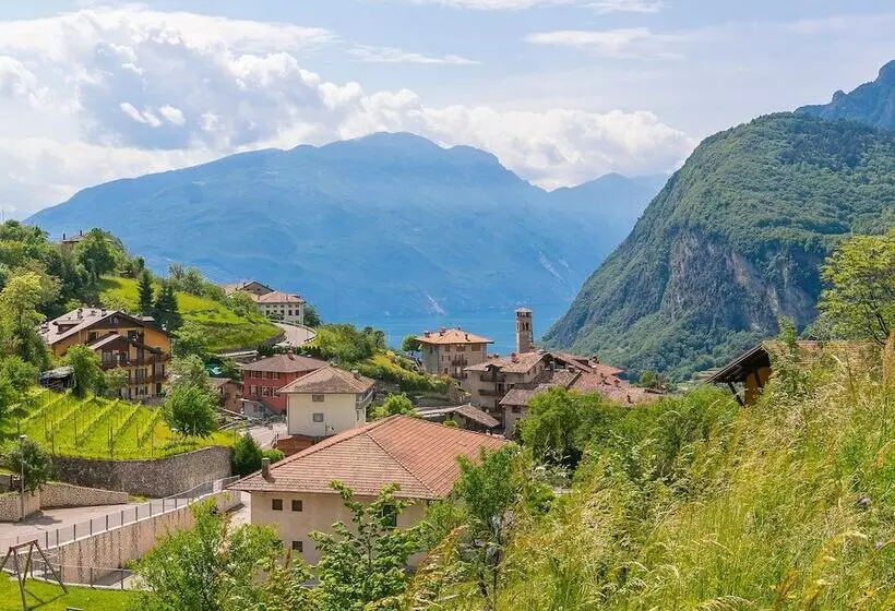 Casa Tra Borgo E Lago   Happy Rentals