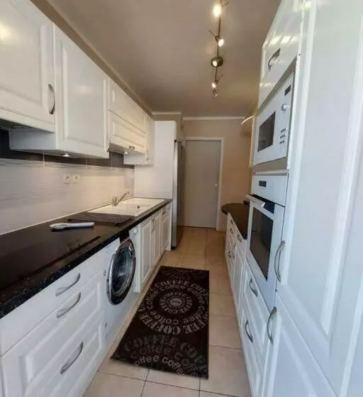 Appartement T3 Agréable, Proche Centre Et Plage