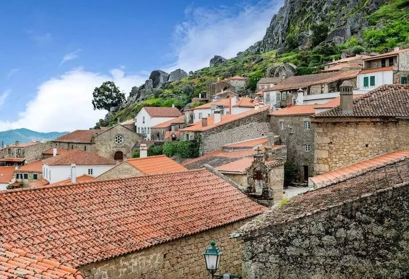 Casa Das 10 Janelas @ Monsanto