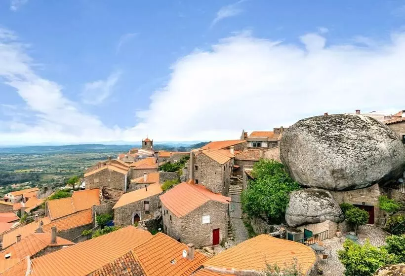 Casa Das 10 Janelas @ Monsanto