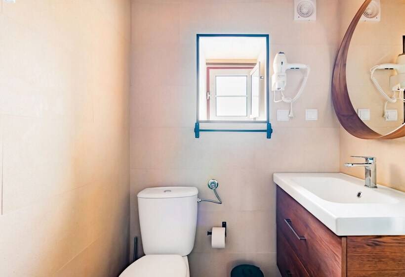 Casa Das 10 Janelas @ Monsanto