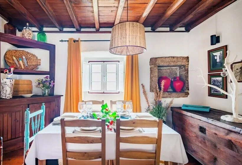 Casa Das 10 Janelas @ Monsanto