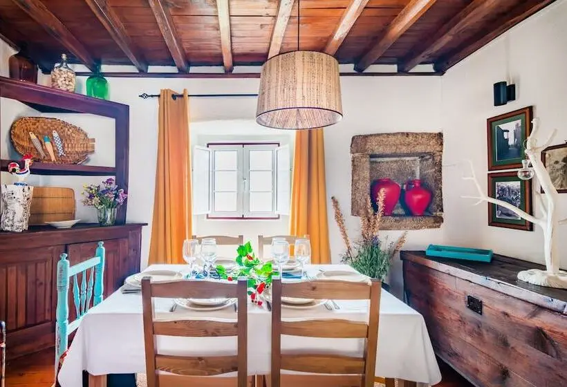Casa Das 10 Janelas @ Monsanto