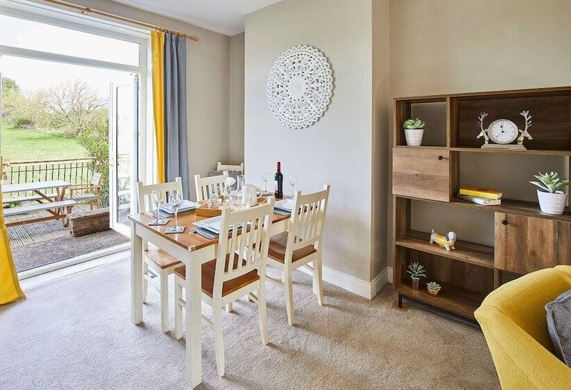 Host Stay Ramblers Rest Cottage