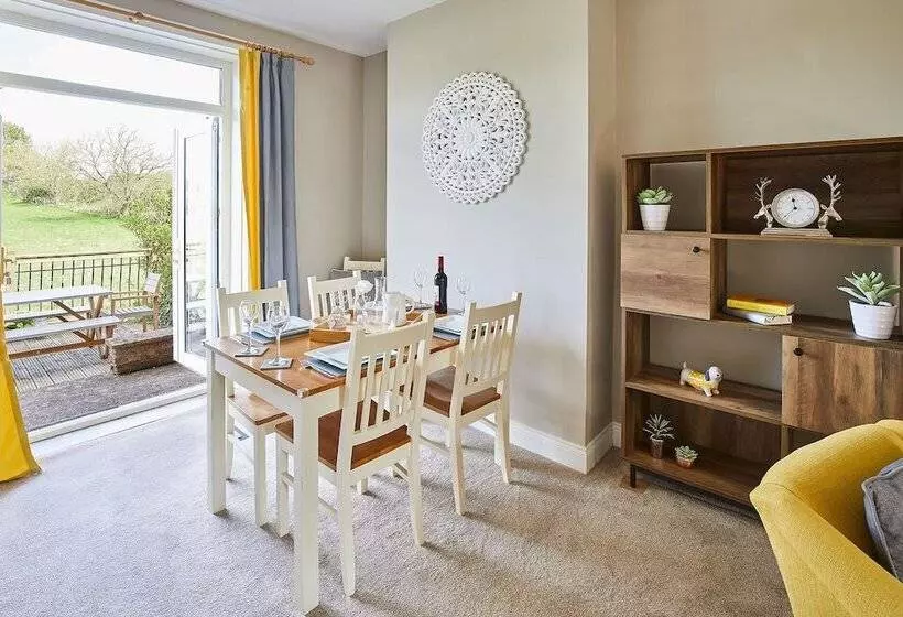 Host Stay Ramblers Rest Cottage