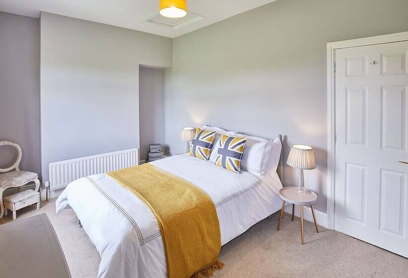 Host Stay Ramblers Rest Cottage