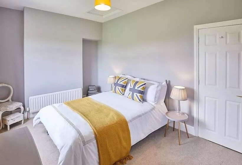 Host Stay Ramblers Rest Cottage