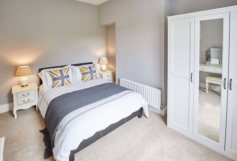 Host Stay Ramblers Rest Cottage