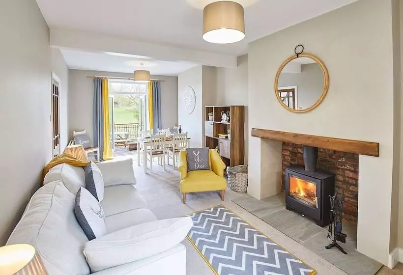 Host Stay Ramblers Rest Cottage