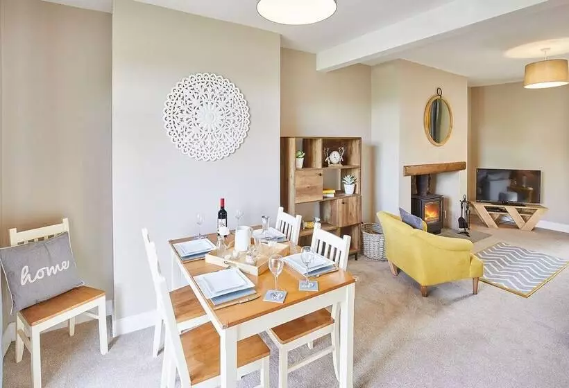 Host Stay Ramblers Rest Cottage