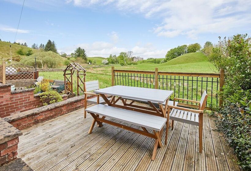 Host Stay Ramblers Rest Cottage