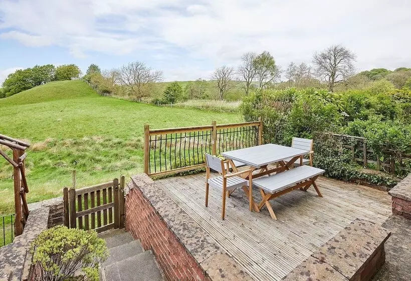 Host Stay Ramblers Rest Cottage