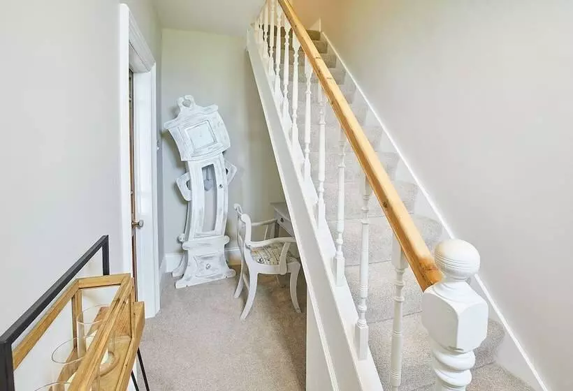 Host Stay Ramblers Rest Cottage