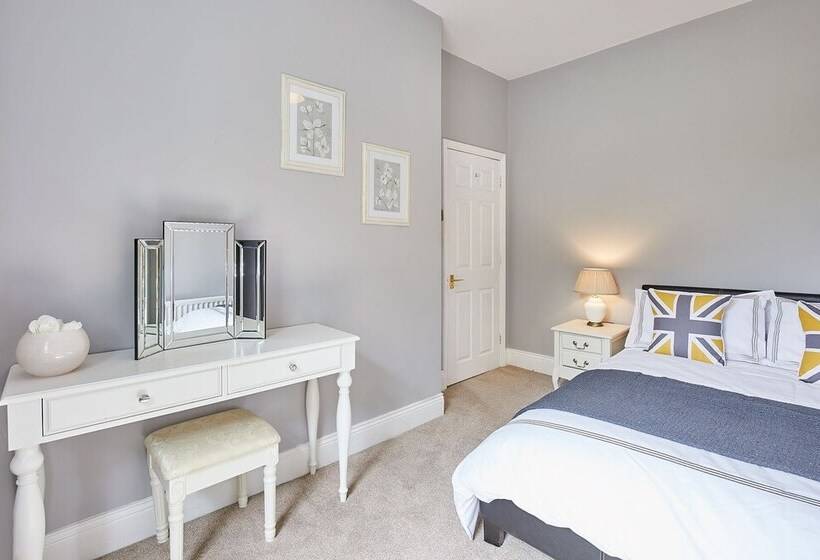 Host Stay Ramblers Rest Cottage