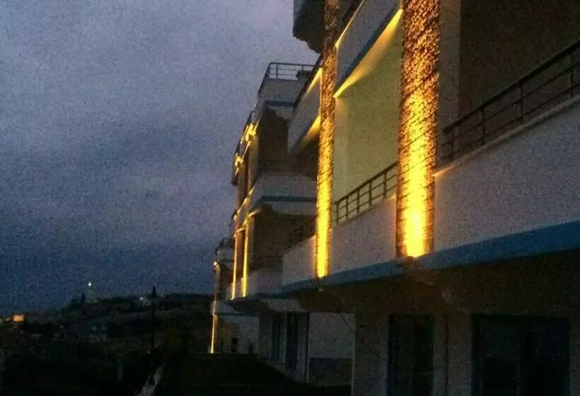 Karaca Evleri