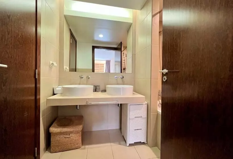 Albufeira Salgados Premium 2 With Pool By Homing