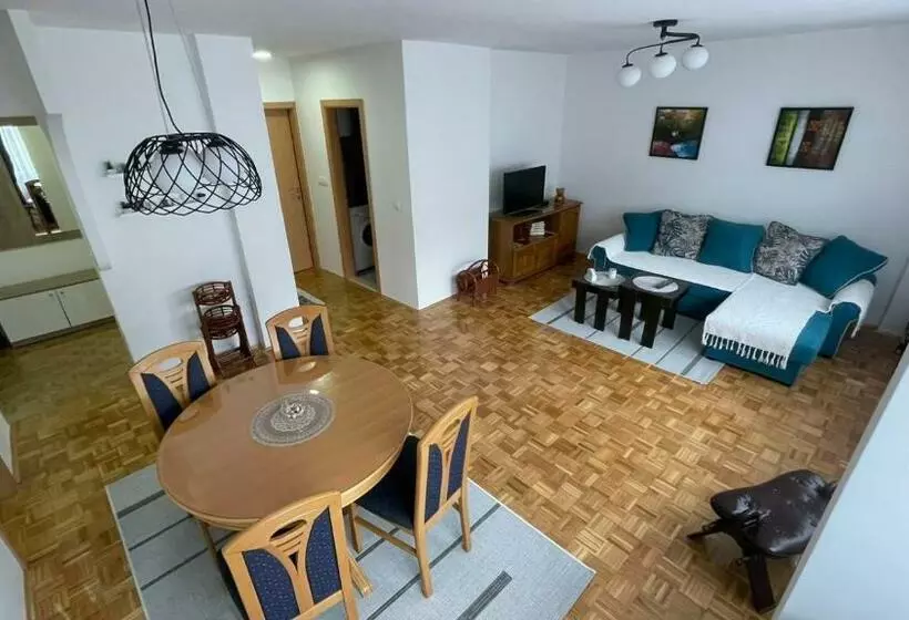 Apartman Divan