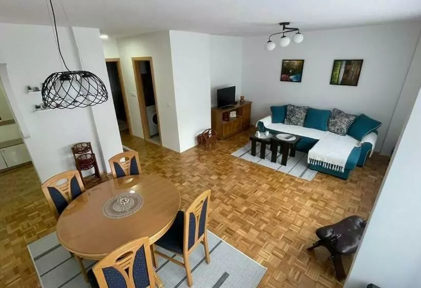 Apartman Divan