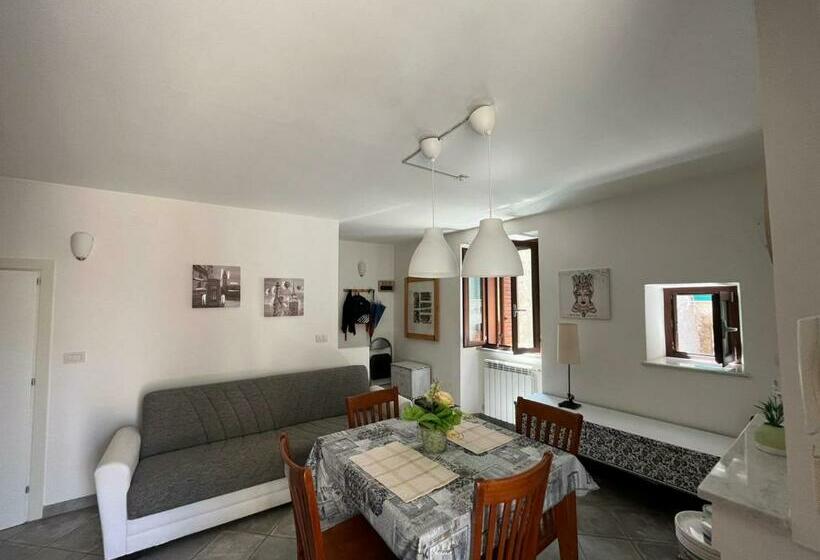 Dai Dico La Pace Nel Borgo