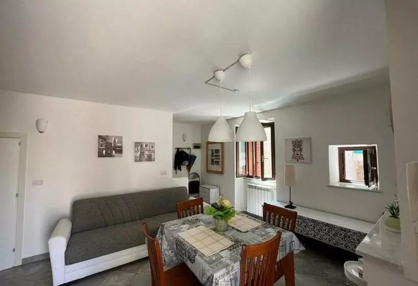 Dai Dico La Pace Nel Borgo