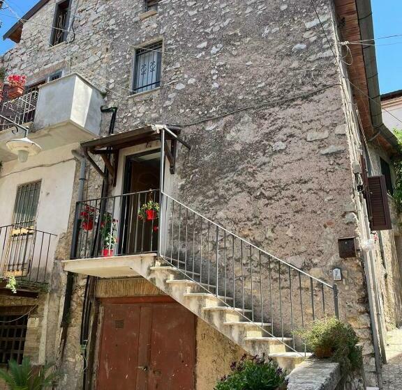 Dai Dico La Pace Nel Borgo