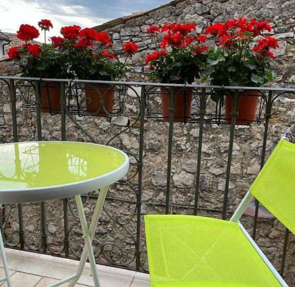 Dai Dico La Pace Nel Borgo